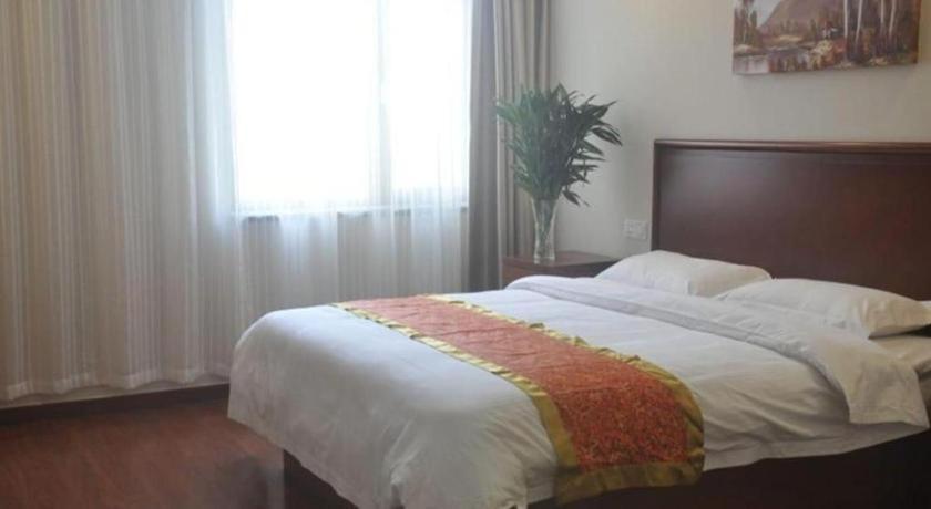 Greentree Inn Linyi Feixian Jianshe Road Express Hotel Exterior foto